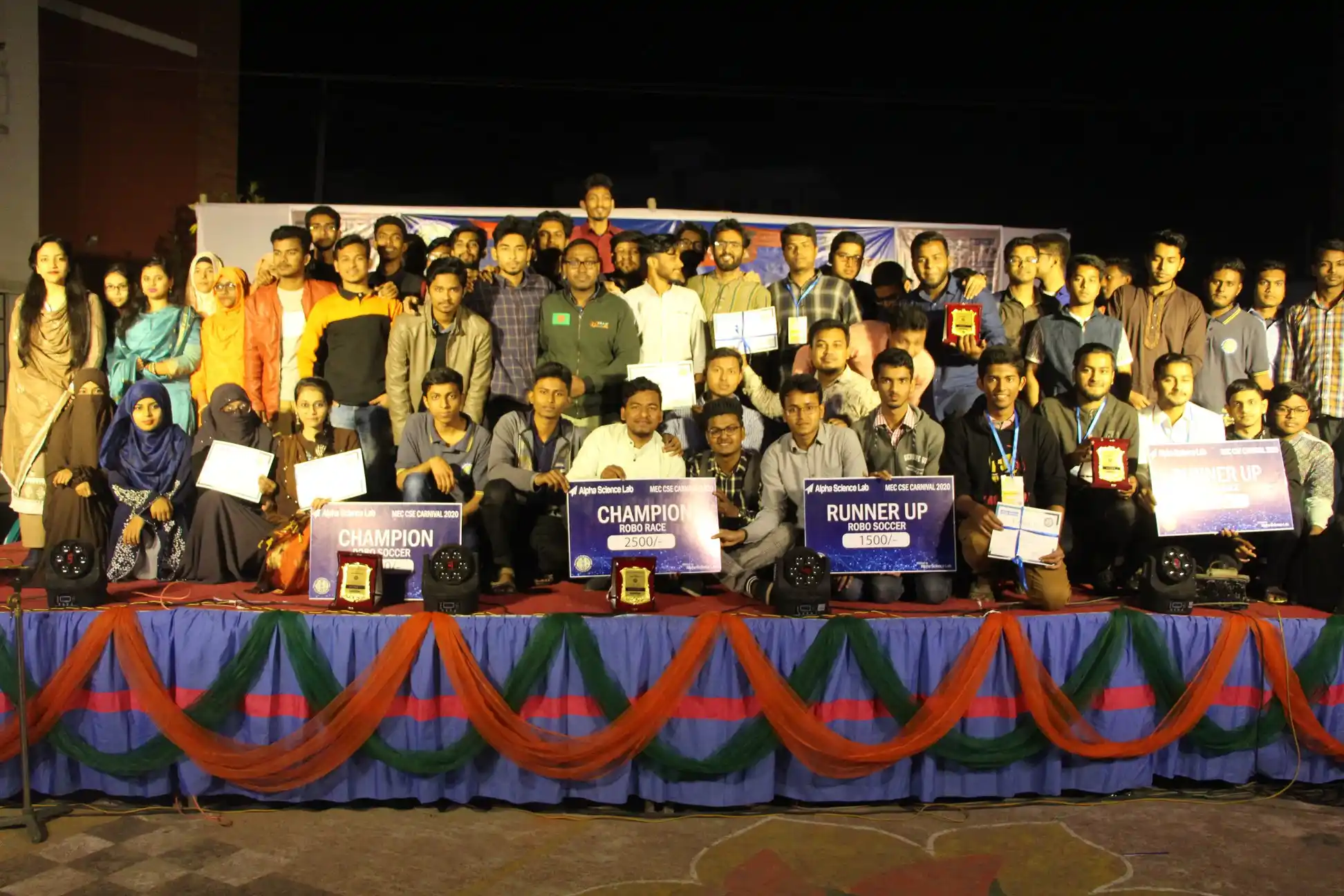All participating teams gathered at the MEC CSE Carnival event supported by Softsasi